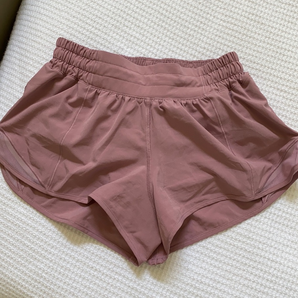 Lululemon hotty hots 2.5” pink taupe size 4 reg